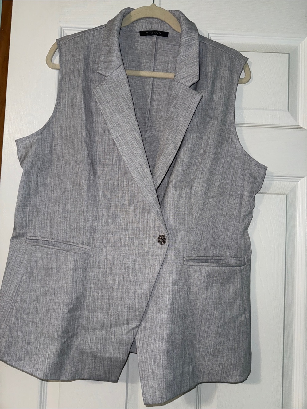 Tahari Heather Gray Logo Top